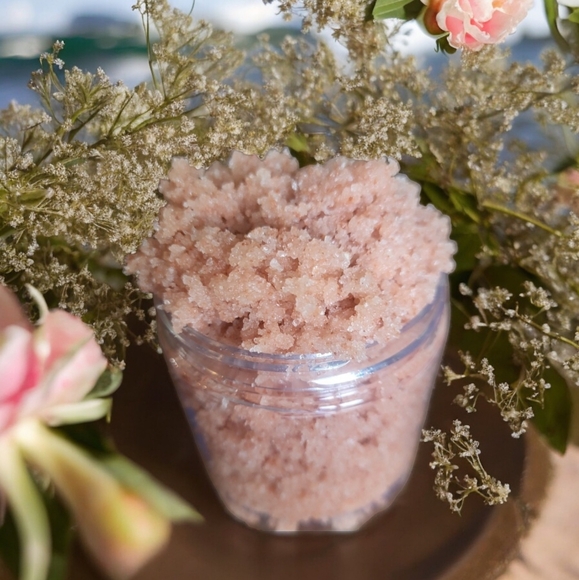 Coastal Breeze Pink Himalayan Luxurious Salt Scrub Hydrating Body Scrub - Picture 4 of 5